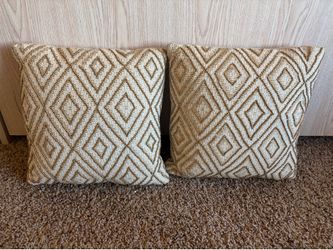 Set pair of pier 1 decorative pillows 13”