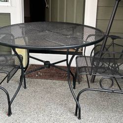 Metal Mesh Patio Set – Table + 2 Rocker Chairs – $80 (FIRM) 