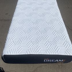 FREE DELIVERY: Twin XL Memory Foam Bed