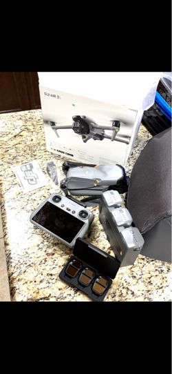 DJI air 3s with 3 batteries