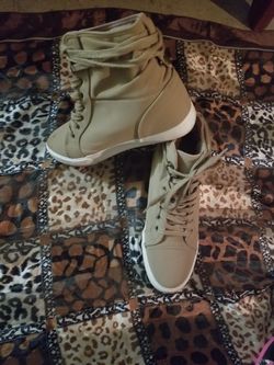 Nice canvas wedge sneaker