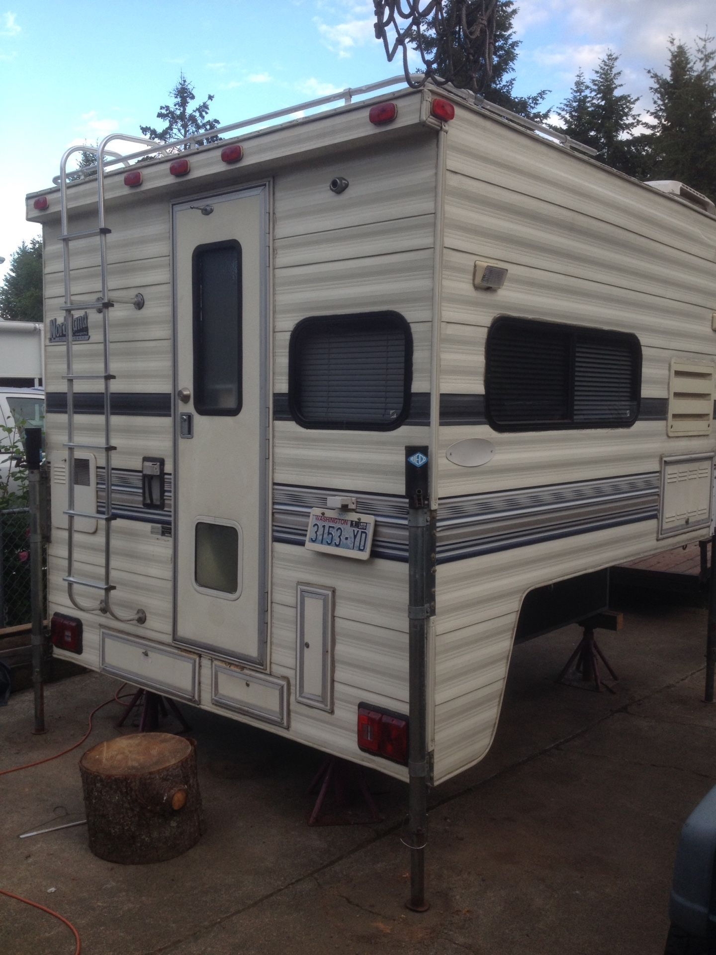 1992 850 Northland camper for Sale in Sumner, WA - OfferUp