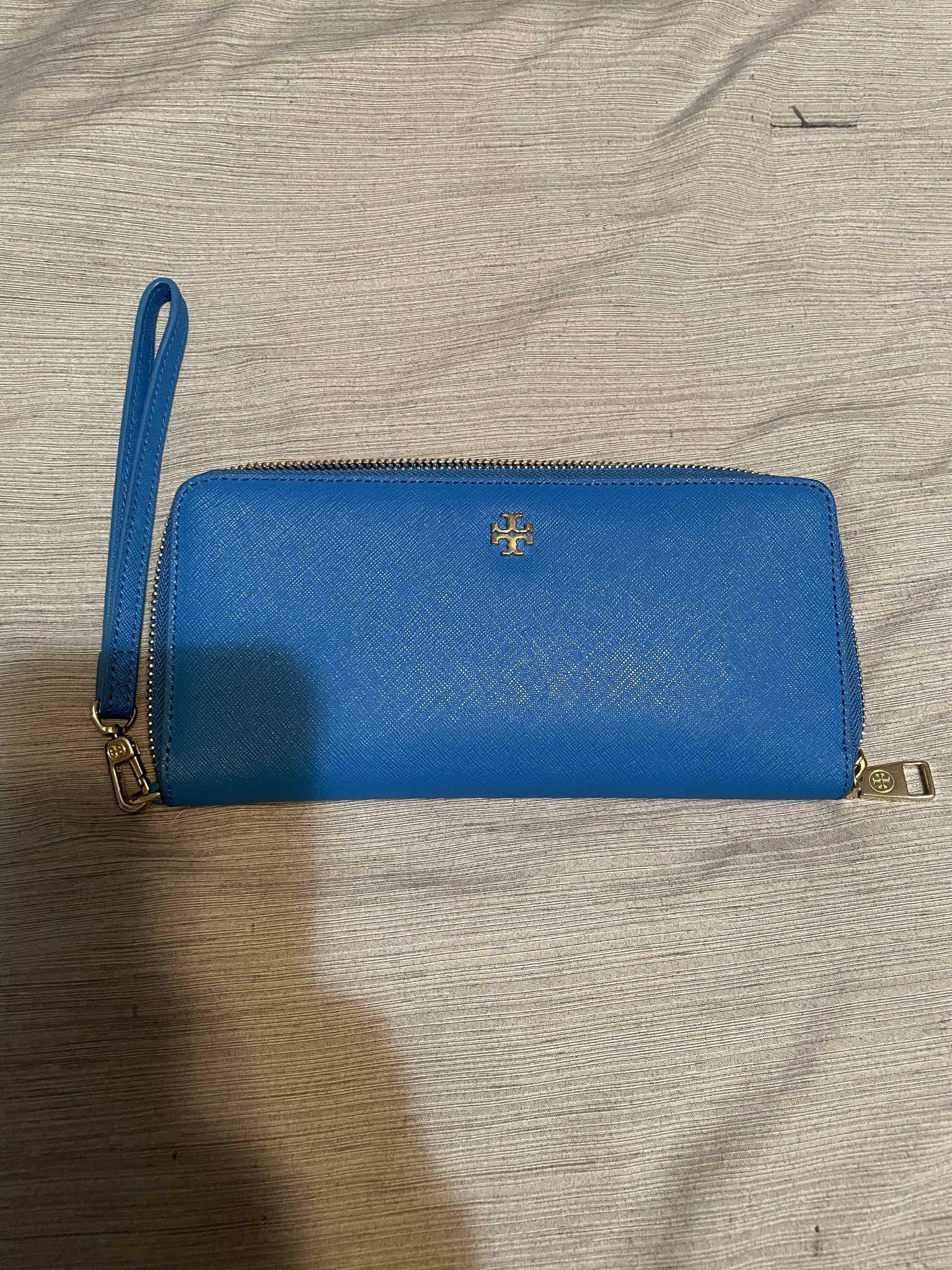 Like New Authentic Tory Burch Wallet for Sale in Belleville, IL - OfferUp