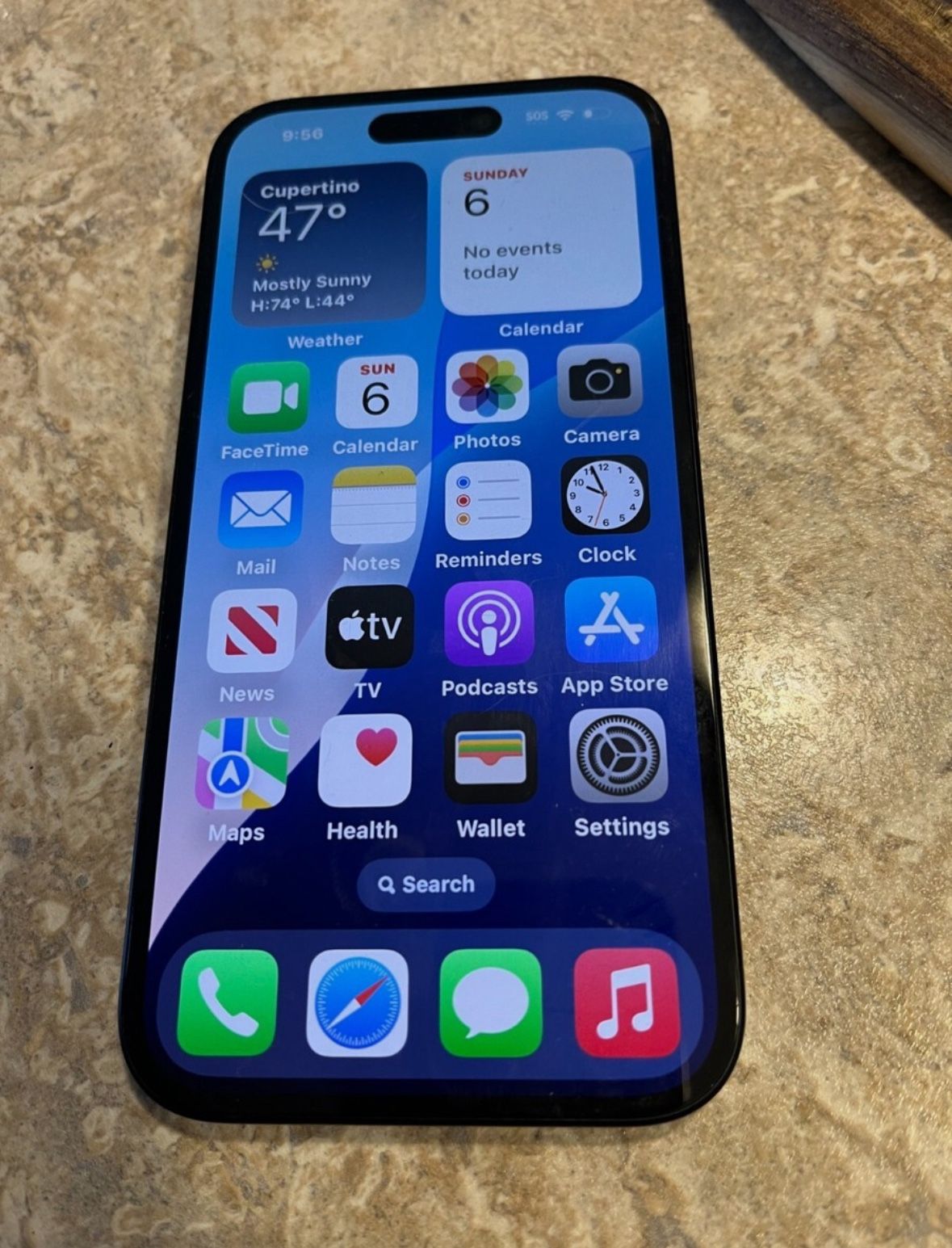 iPhone 15 No Cracks And It’s At&T Service 