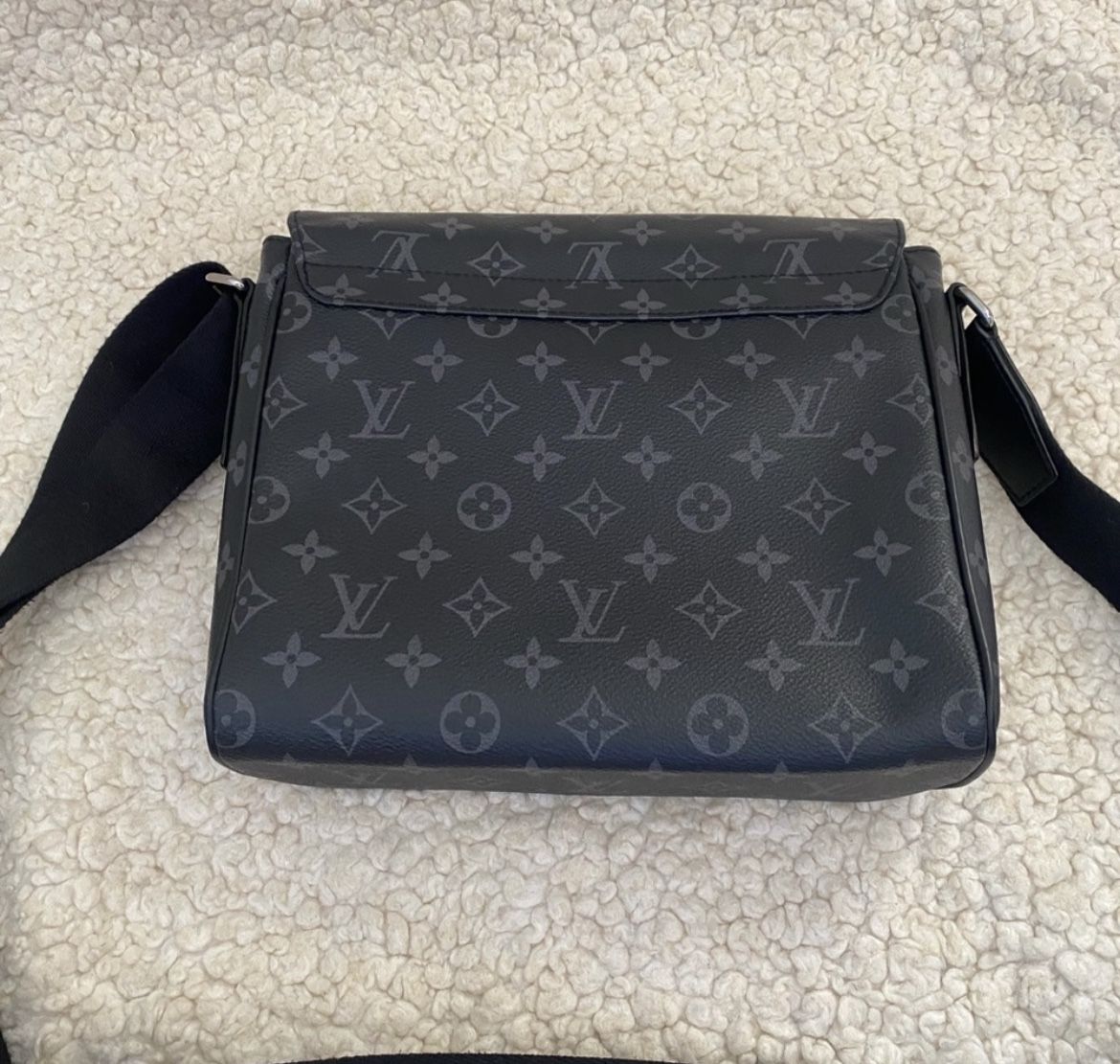 Louis Vuitton damier cobalt race messanger bag for Sale in Downey, CA -  OfferUp