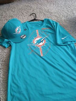 Miami Dolphins shirt and hat