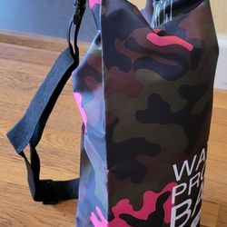 10 Liter Waterproof Drybag in Pink Camo! 