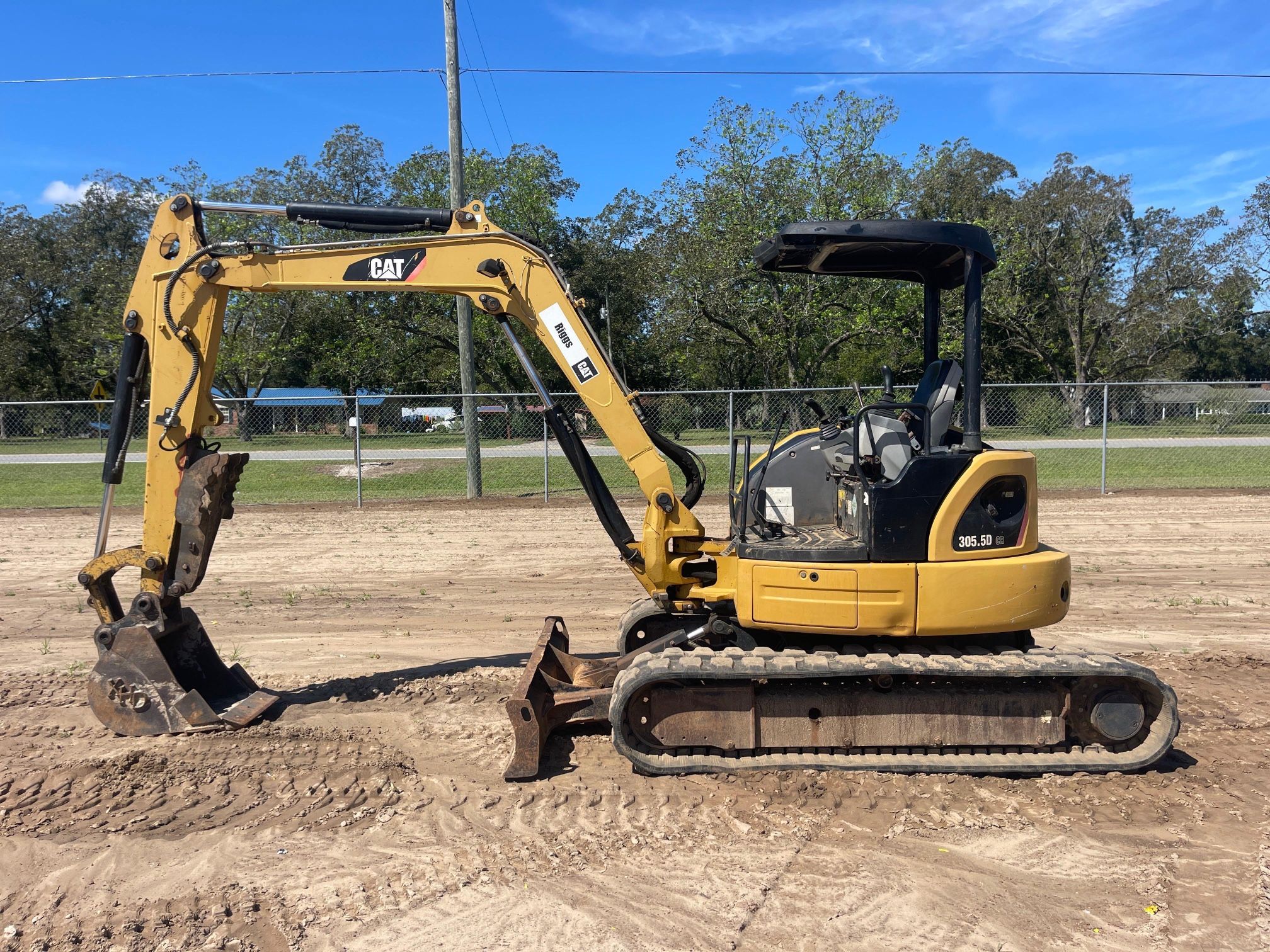 Caterpillar 305.5 Open Cab With Hydraulic Thumb
