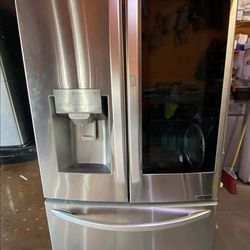 LG REFRIGERATOR FRENCH DOOR, PLUS EASY ACCESS GLASS DOOR, STAINLESS STEEL. FREE DELIVERY AND INSTALLATION