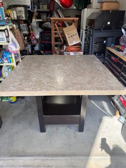 4' x 4' marble top table  w/ 4 chairs excellent condition