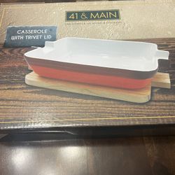 Casserole Dish With Trivet 