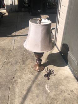 $25Vintage Bronze/Copper Table Lamp w/ Shade