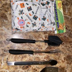 New Ultimate Tailgater’s BBQ Set : Includes All You See 