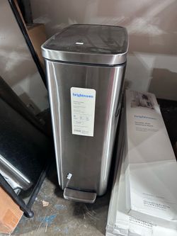 Bright room trash can