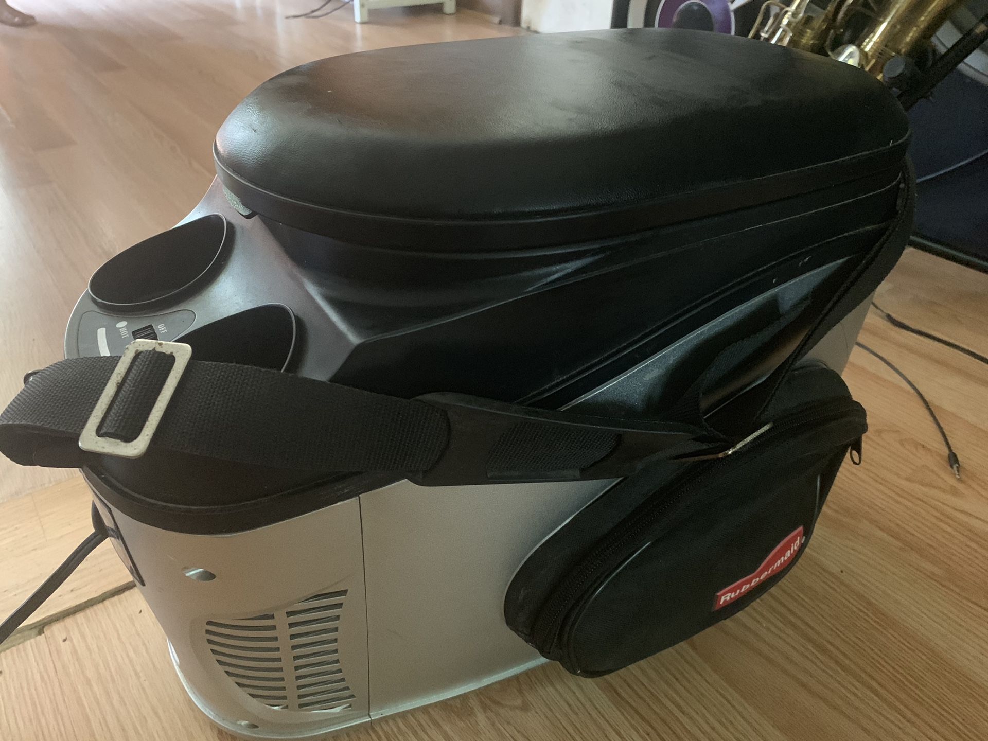 Electric Traveling cooler and warmer