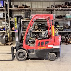 2012 Hyster 5000 lbs capacity forklift