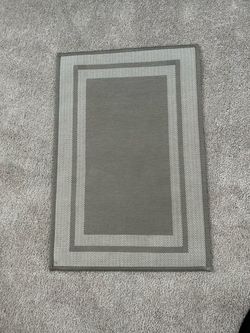 Beautiful small rectangular accent rug.