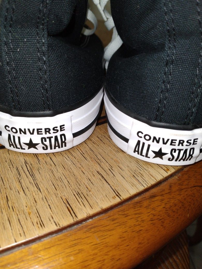 Converse  Chuck Taylor - Unisex (8 Mens) Wide