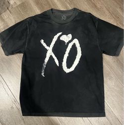 Black cotton t-shirt with white XO graphic