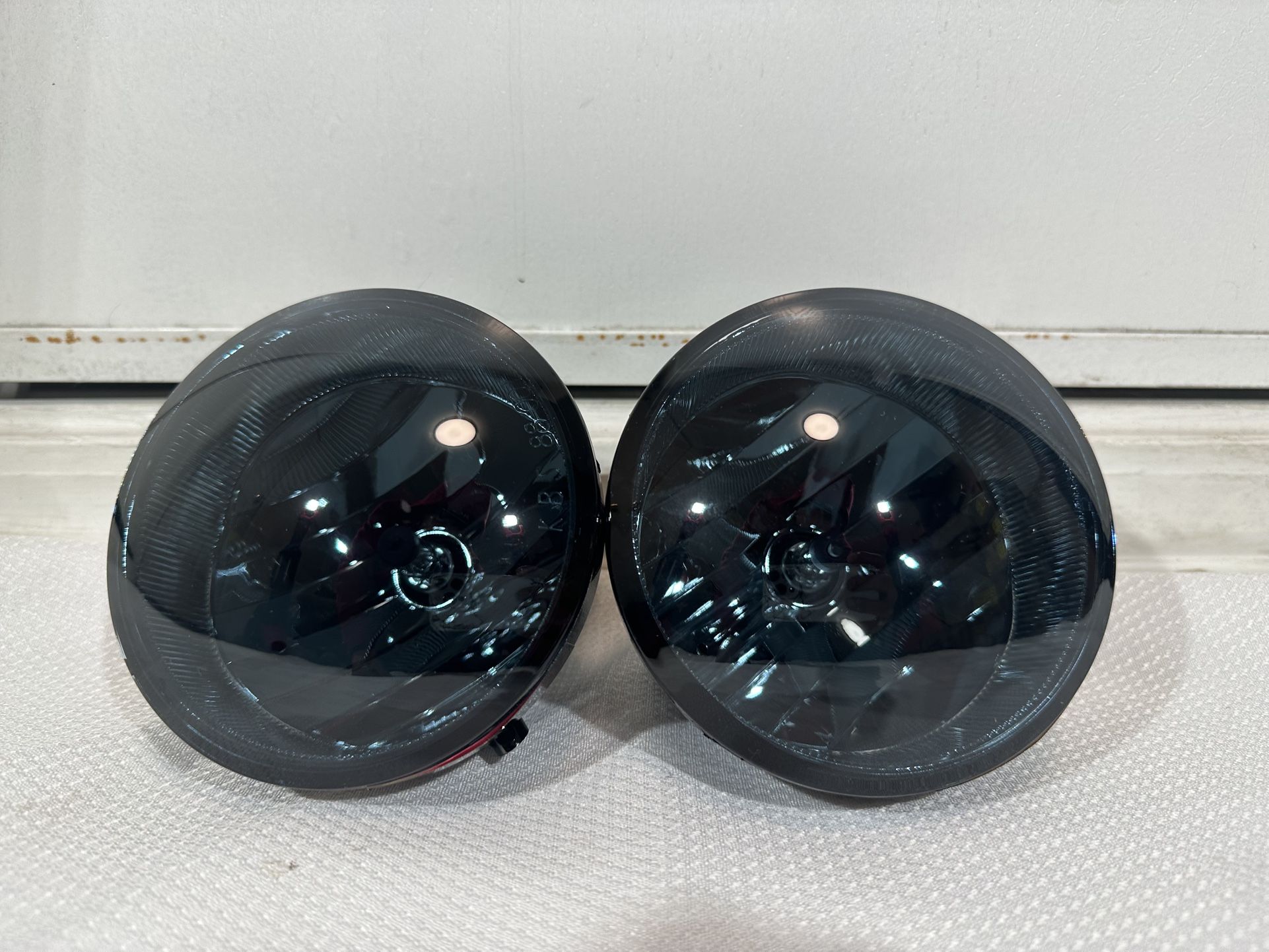 Toyota tundra solara/Sequoia/Tundra fog light year 2004 to 2016