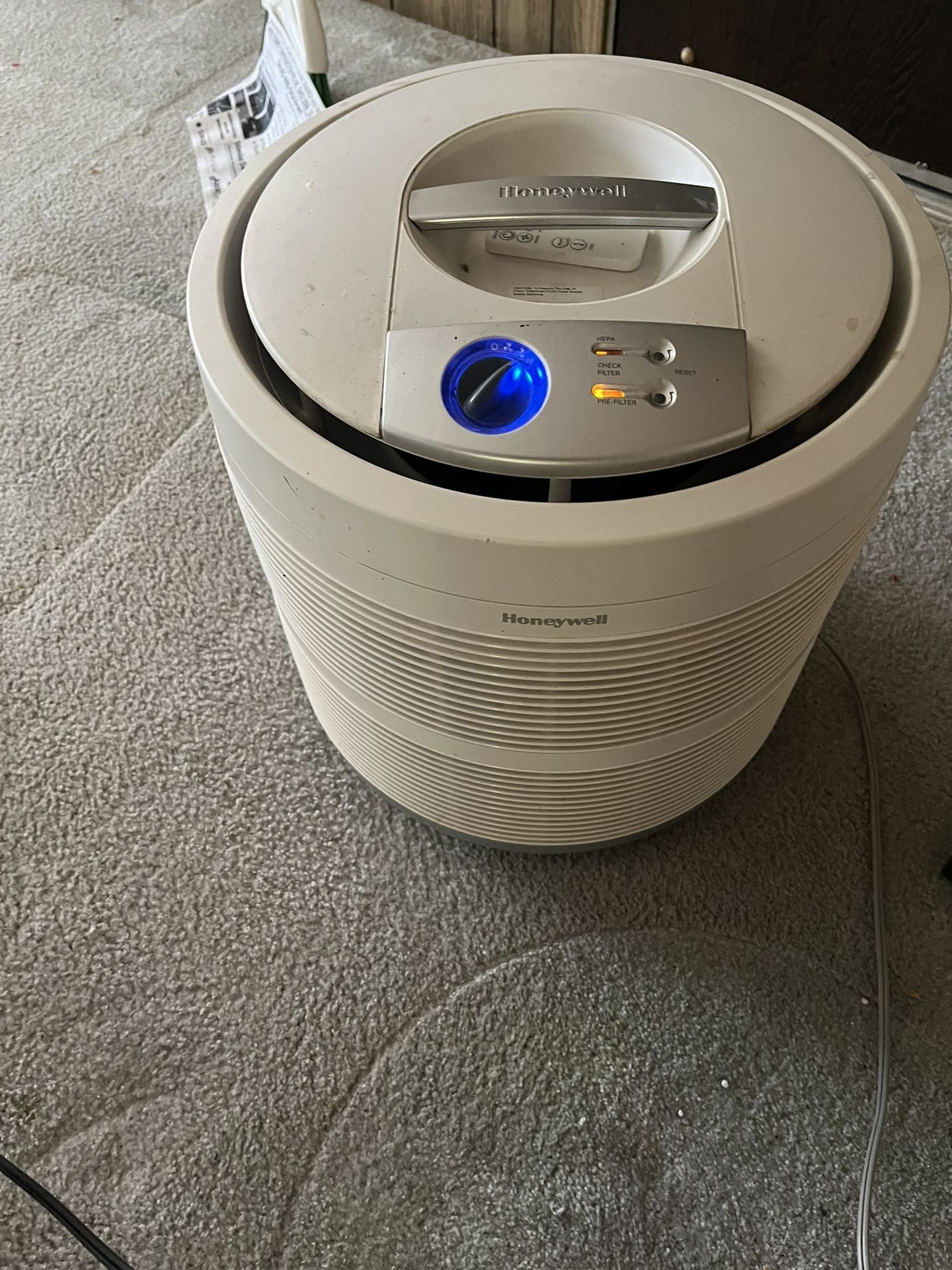 HONNYWELL Air  Purifier/fan. Very Quiet With Remote 