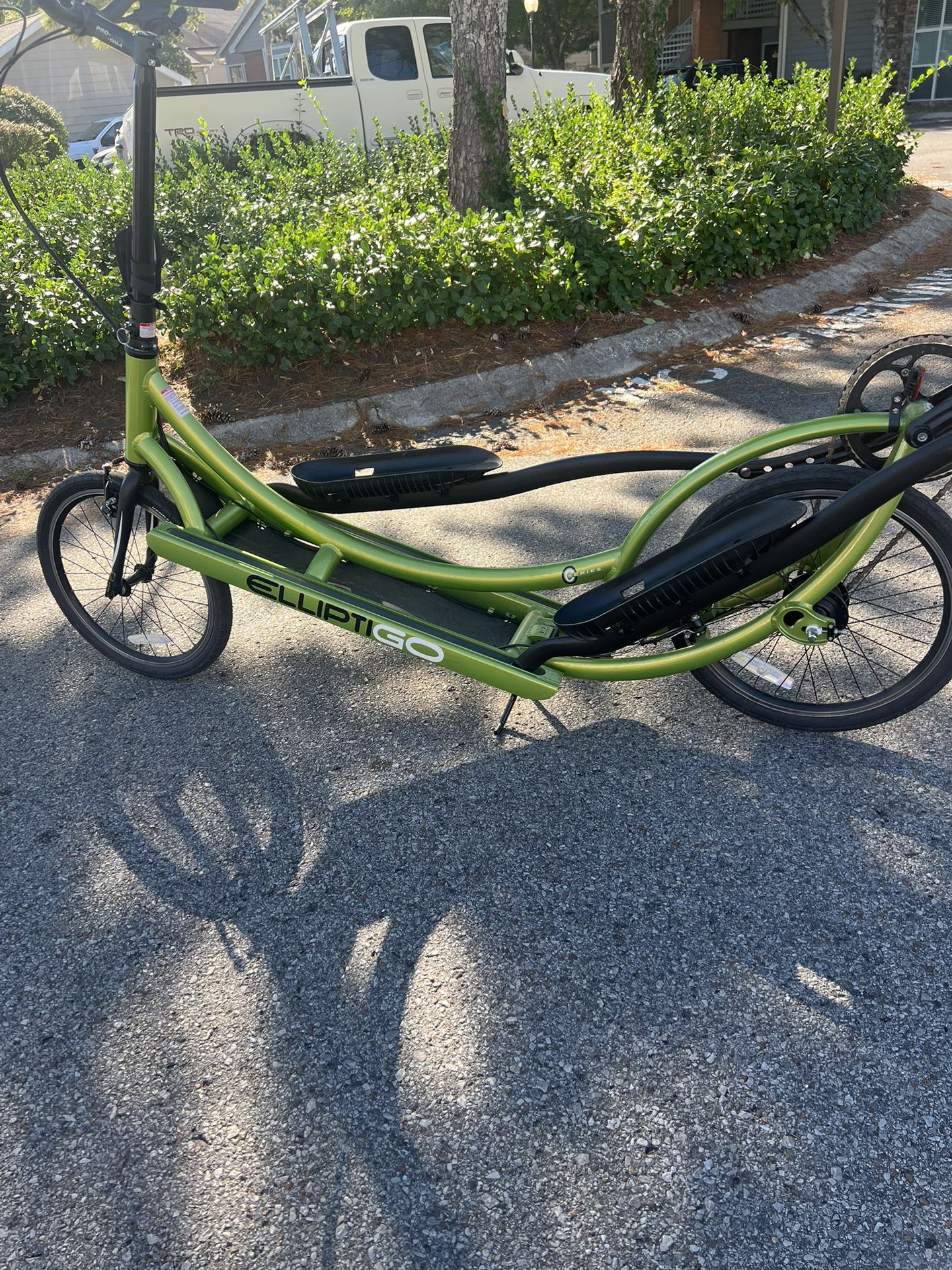 EllipGO STAND UP BIKE FUN & FULL BODY WOKOUT