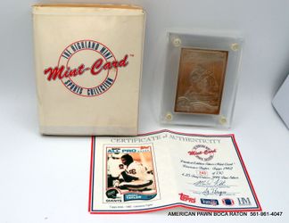  1994 Highland Mint Lawrence Taylor N.Y. Giants 1982 Topps NFL Silver Card  LE/750 COA The product is a 1994 Highland Mint Lawrence Taylor Topps NFL S
