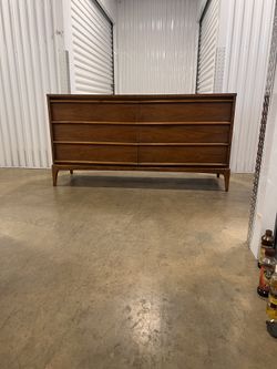 Mid Century Modern Lane Rhythm  Dressed 