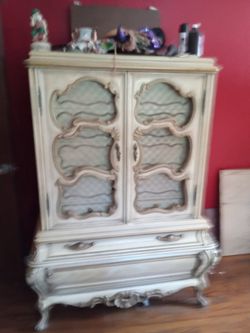 Ornate Bedroom Set
