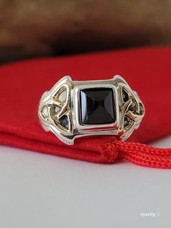 ❤️Size 5 Vintage 925 Sterling Silver and 14k Solid Yellow Gold Red Cubic Zirconia Ring!/ Anillo de Plata y Oro Sólido! 👌🎁Post Tags: Anillo de Plata