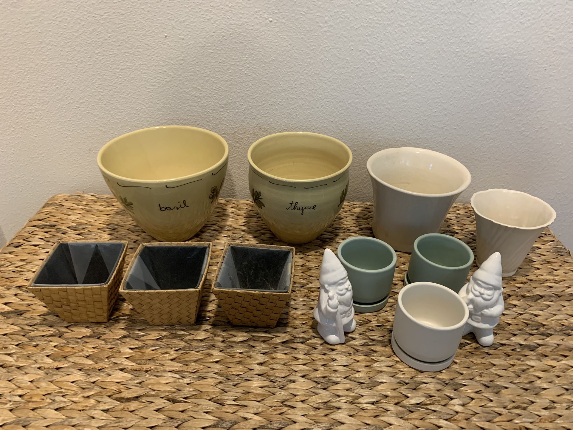 riety planter pots lot - 2 mini gnomes - outside Home decor - gardening - Simi Valley