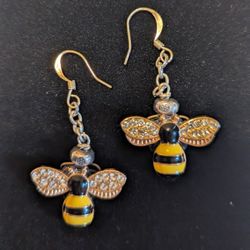 Bee Earrings With Bag
