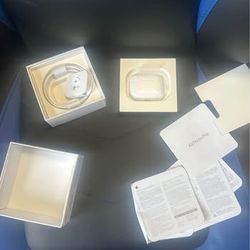 Apple AirPods (2nd Generation) with Charging Case - Great Condition-Taking the best offer