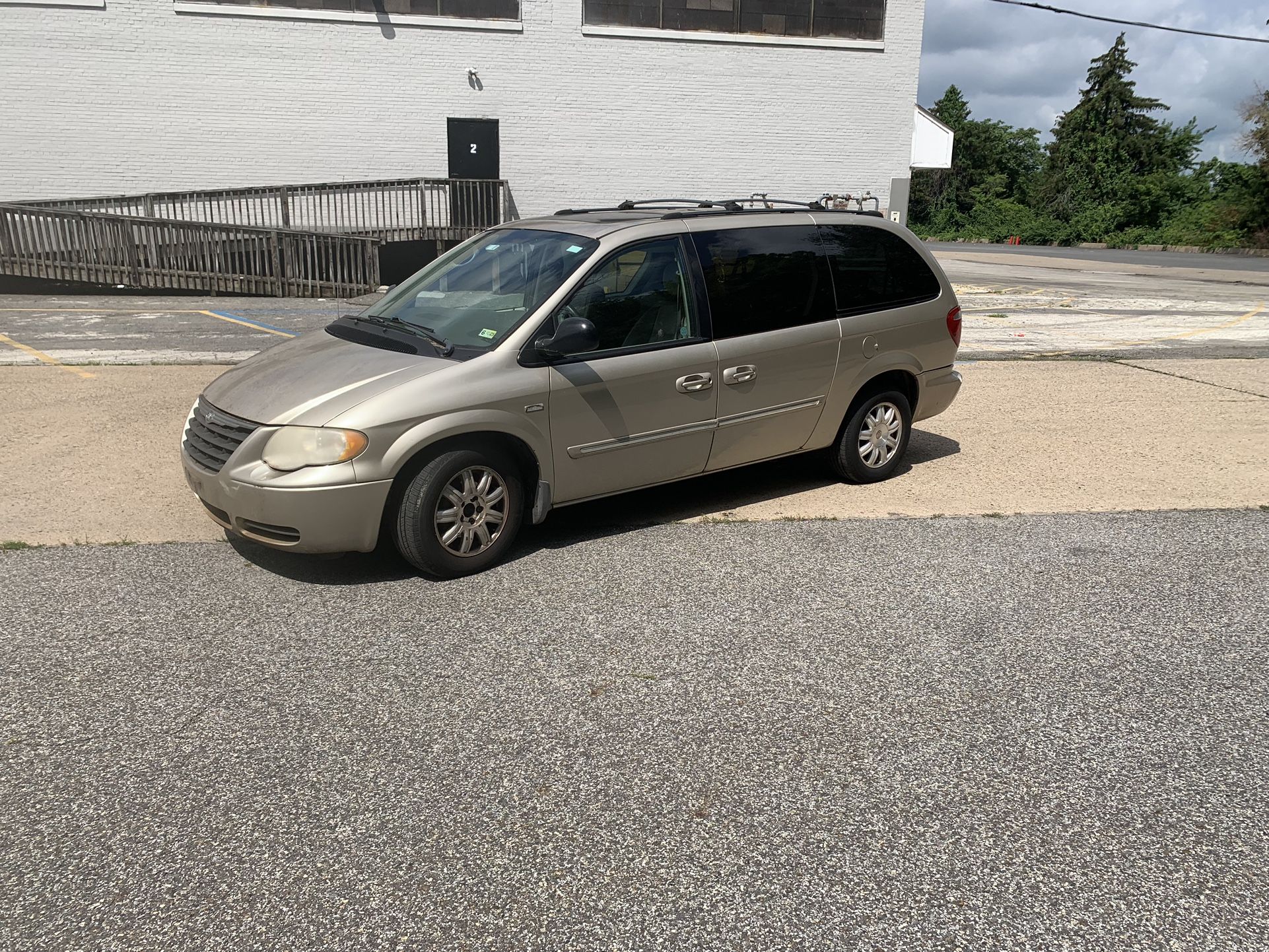 2005 Chrysler Town & Country