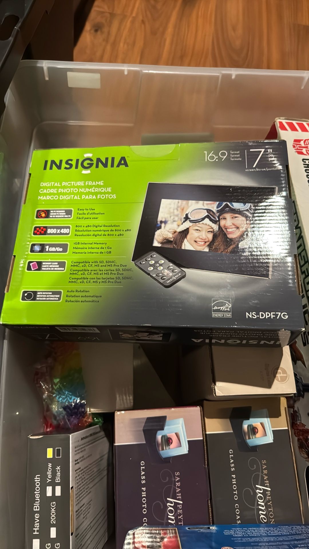 Insignia Digital Picture Frame 7”