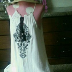 Embroidered Women's white dress sz small