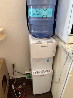 Water cooler dispenser