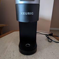 Keurig Slim Single Serve Coffee Maker.  Great Condition.