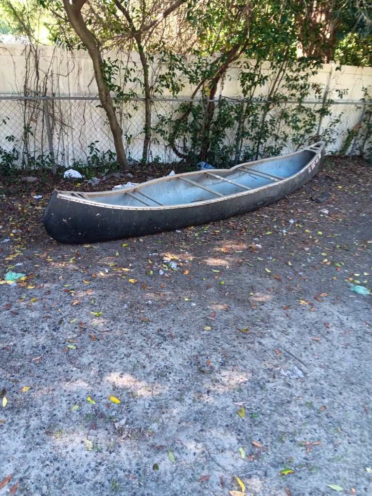 16 Ft Canoe 