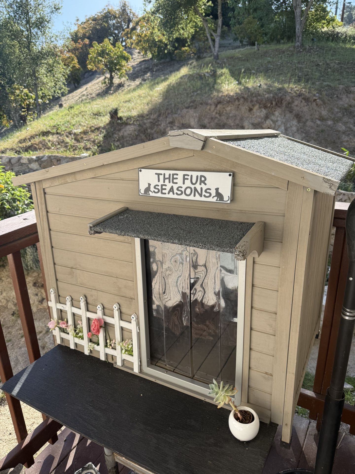 Medium Size Dog Or Cat House