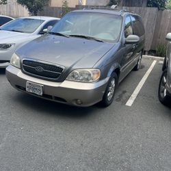 2004 KIA Sedona