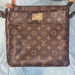 Louis Vuitton Crossbody 