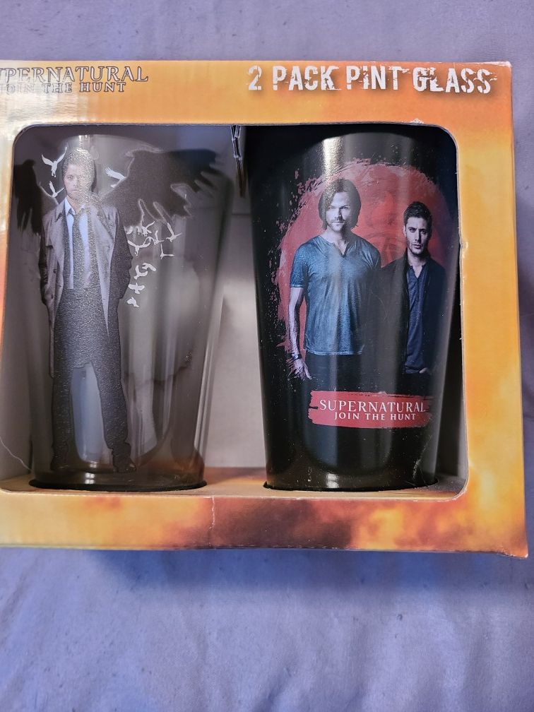 Supernatural pint glass set