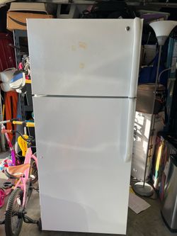 GE Refrigerator