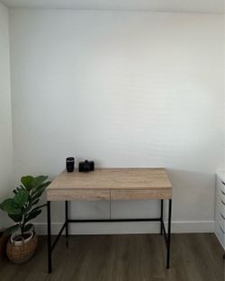 Target desk