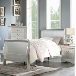 Twin Size Bed / Full Size Bed + Dresser + Mirror + Nightstand $550