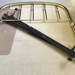 Metal bed frame (Queen/ Full)
