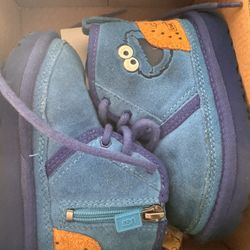Boys Shoes Sz 7-8