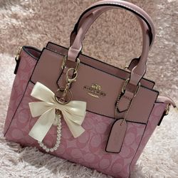 Pink Coach Bag 🌸