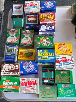 Big Lot Of Sports Cards & Memorabilia